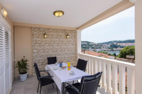 Apartment Violeta 1 with private terrace